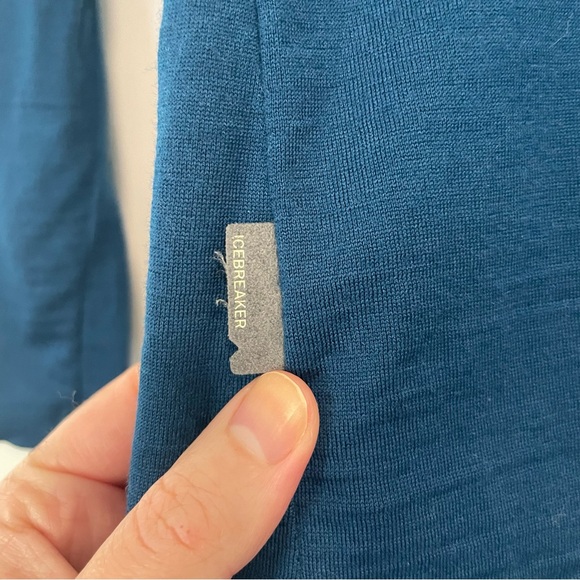 Icebreaker 100% merino long sleeve scoop🌃night - Picture 4 of 5